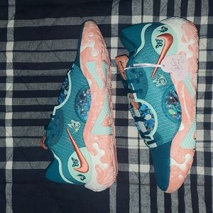 Nike PG 6 Valentine's Day. Teal. Men's 10.5